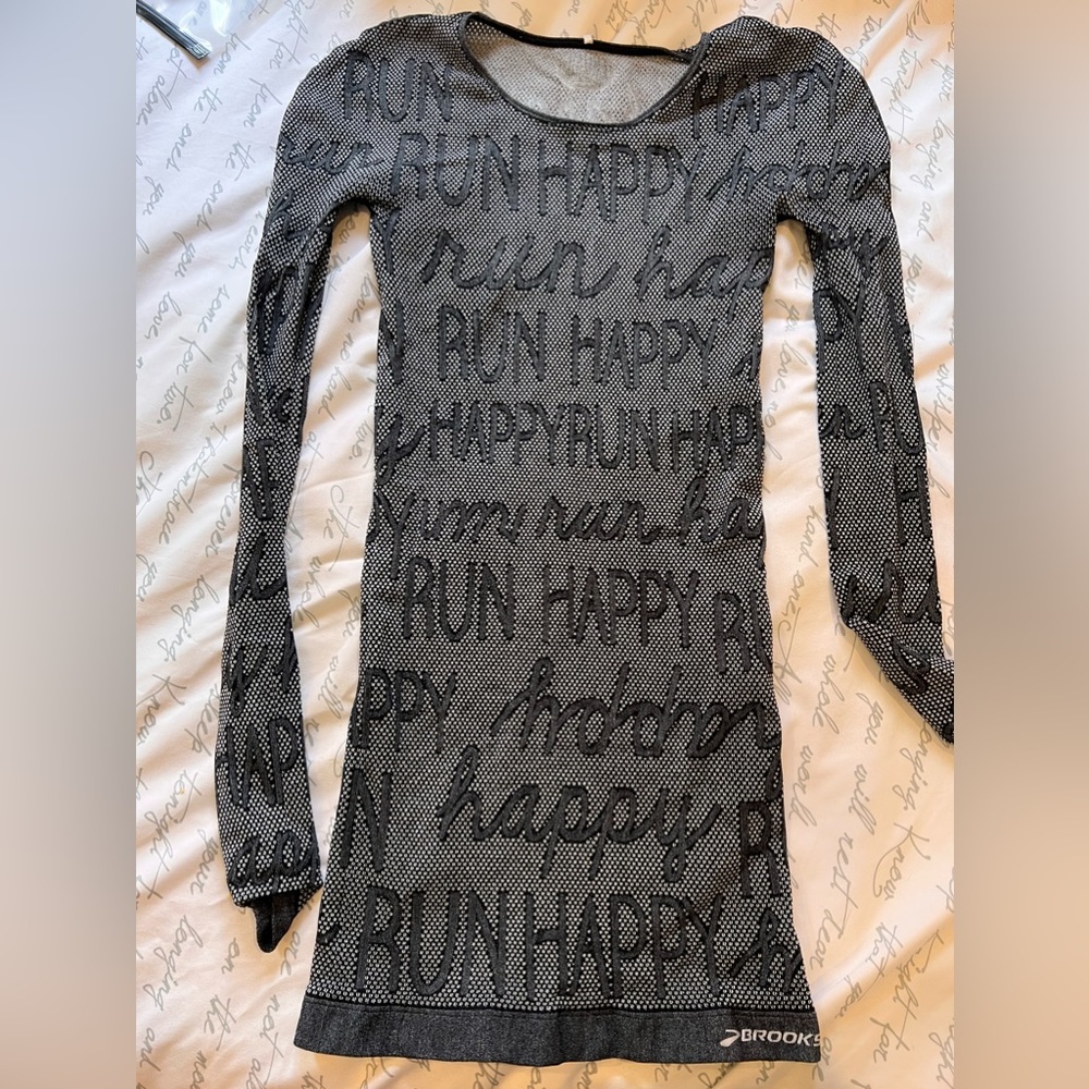 Brooks Running Mesh warm up long sleeve shirt